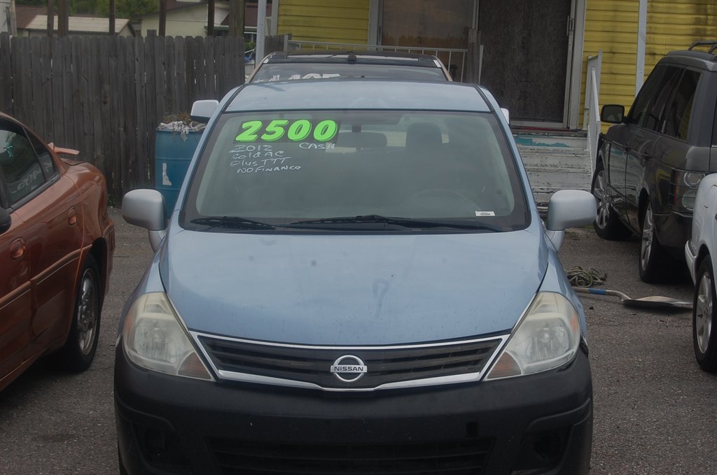 2012 Nissan Versa SL's photo